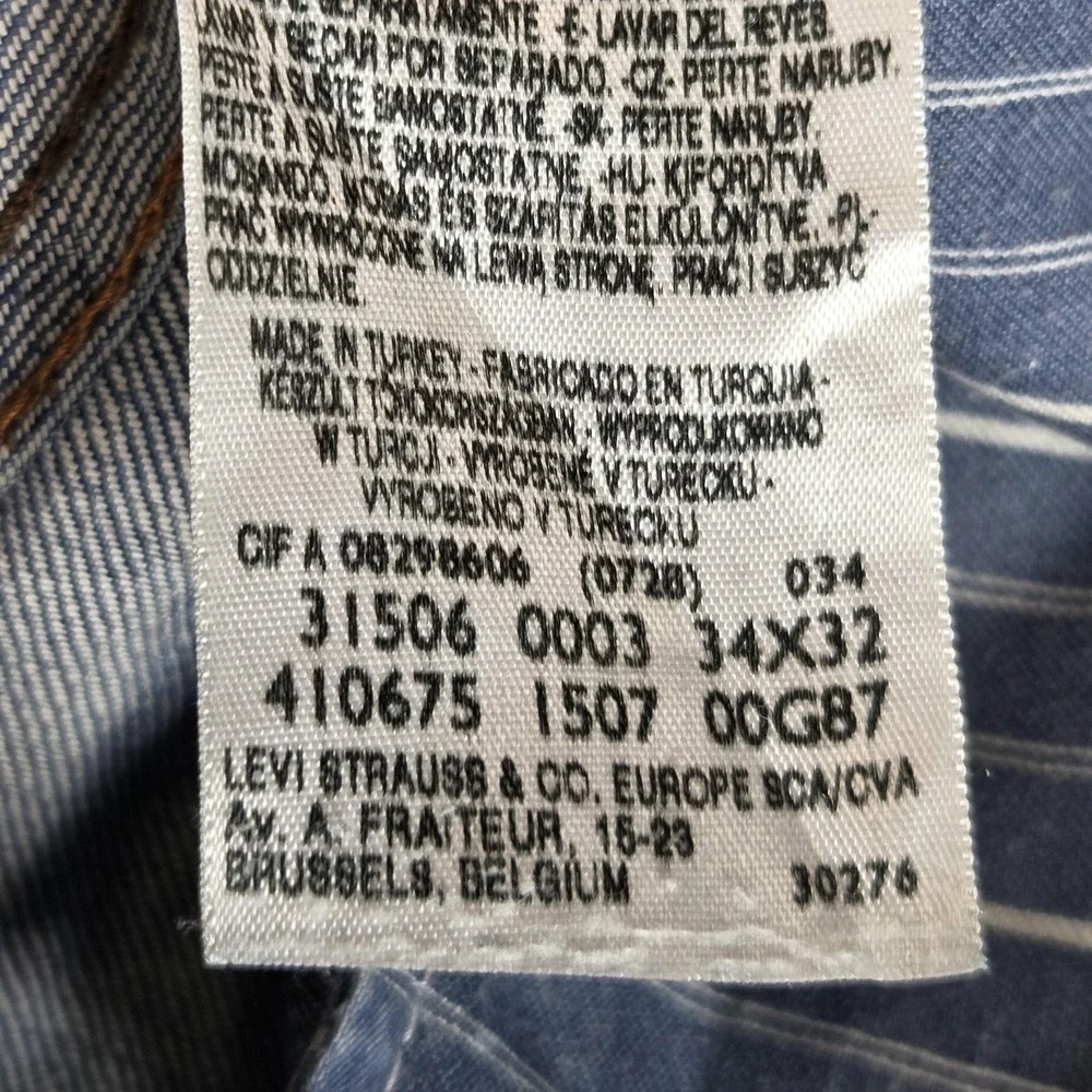 Vintage Levis Engineered Jeans Mens Blue Button Fly Medium Wash Fits 32x30